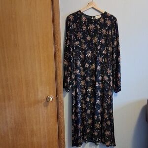 APRICOT Black Floral Long Sleeve Dress